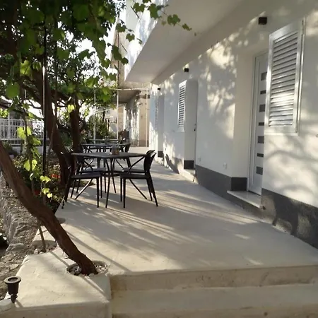 In With Terrace, Air Conditioning, Wi-fi Apartment *