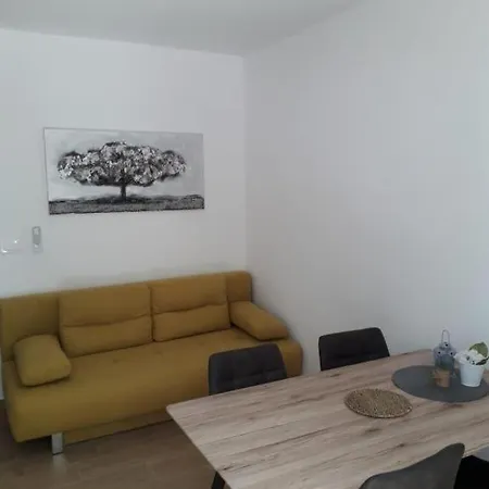 In With Terrace, Air Conditioning, Wi-fi *