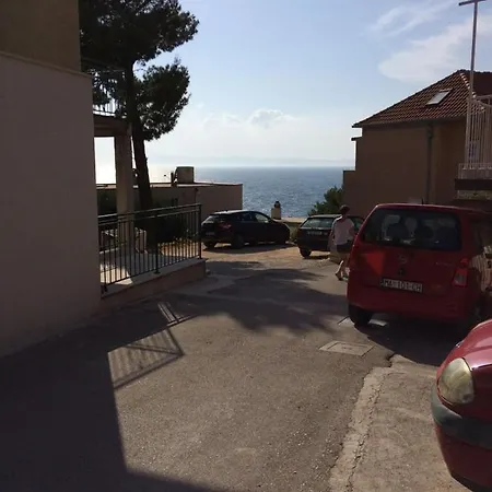 Apartment In With Terrace, Air Conditioning, Wi-fi